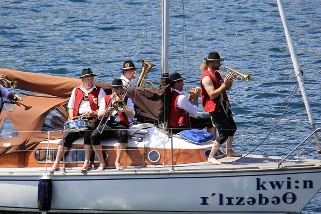 攻方式多变 攻方式多变